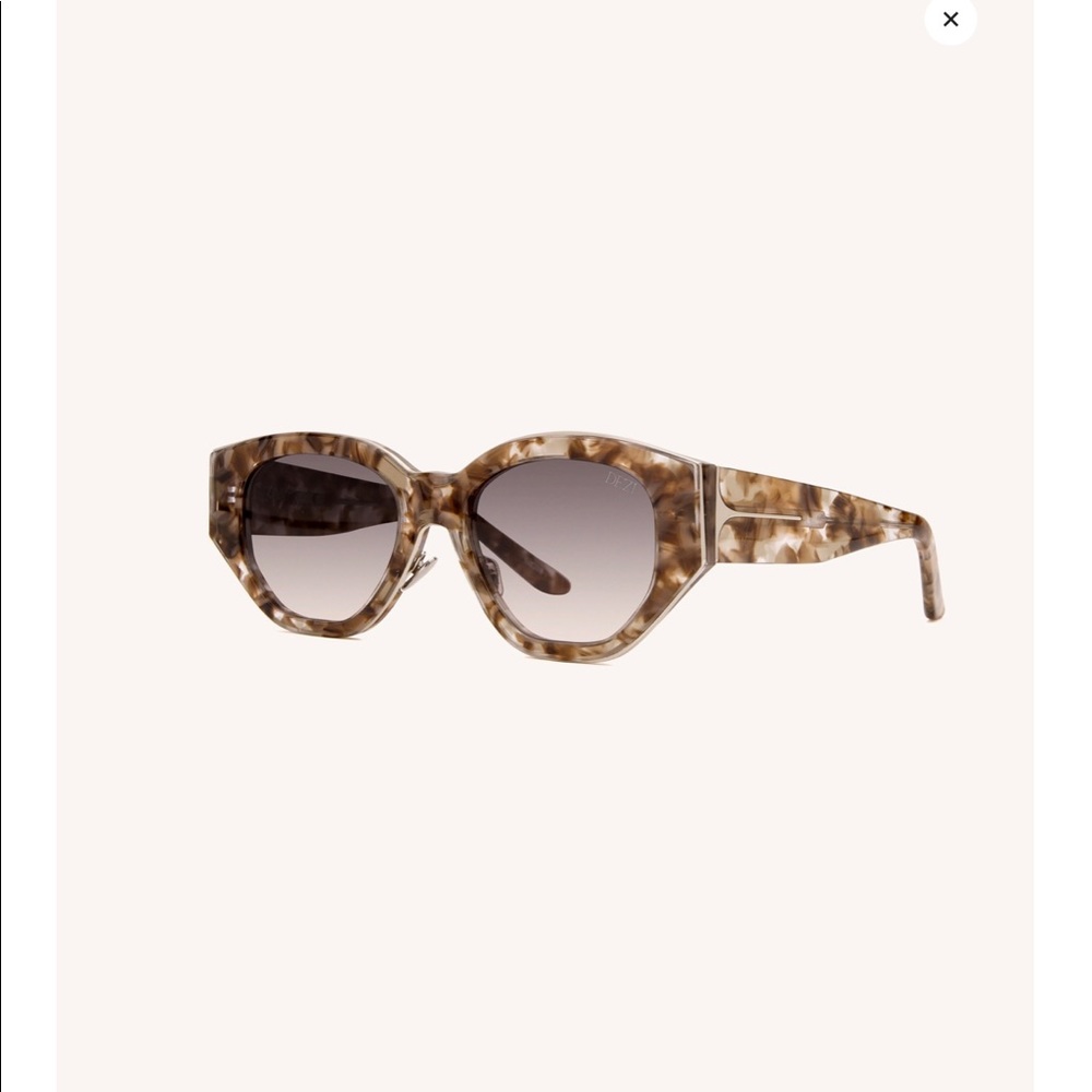 DEZI CHARGE IT - ALLUDED NUDE / SMOKE GRADIENT